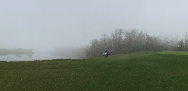 Golf spielen im Winter - Blick über den Hufeisensee